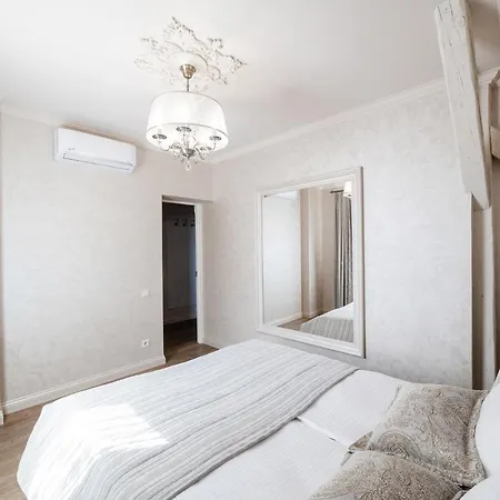Lux Apartment On Duhnovicha Street .Free Parking. Uzhhorod Exterior photo