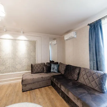 Lux Apartment On Duhnovicha Street .Free Parking. Uzhhorod Exterior photo