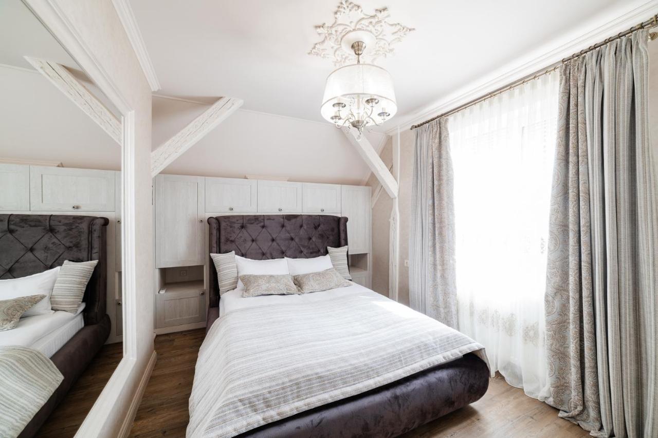 Apartment Lux On Duhnovicha Street .free Parking. Uzhhorod