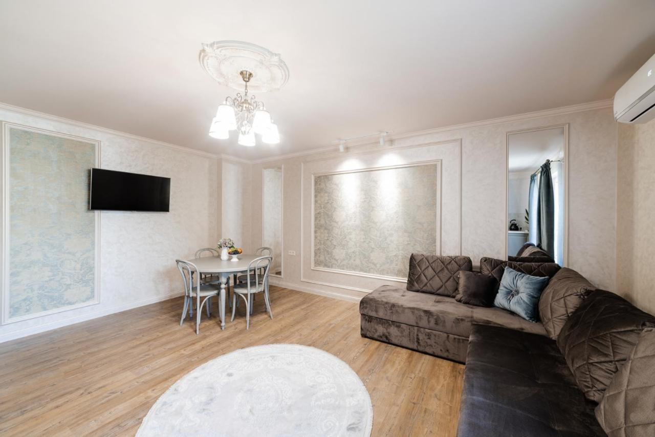 Lux On Duhnovicha Street .free Parking. Apartment Uzhhorod