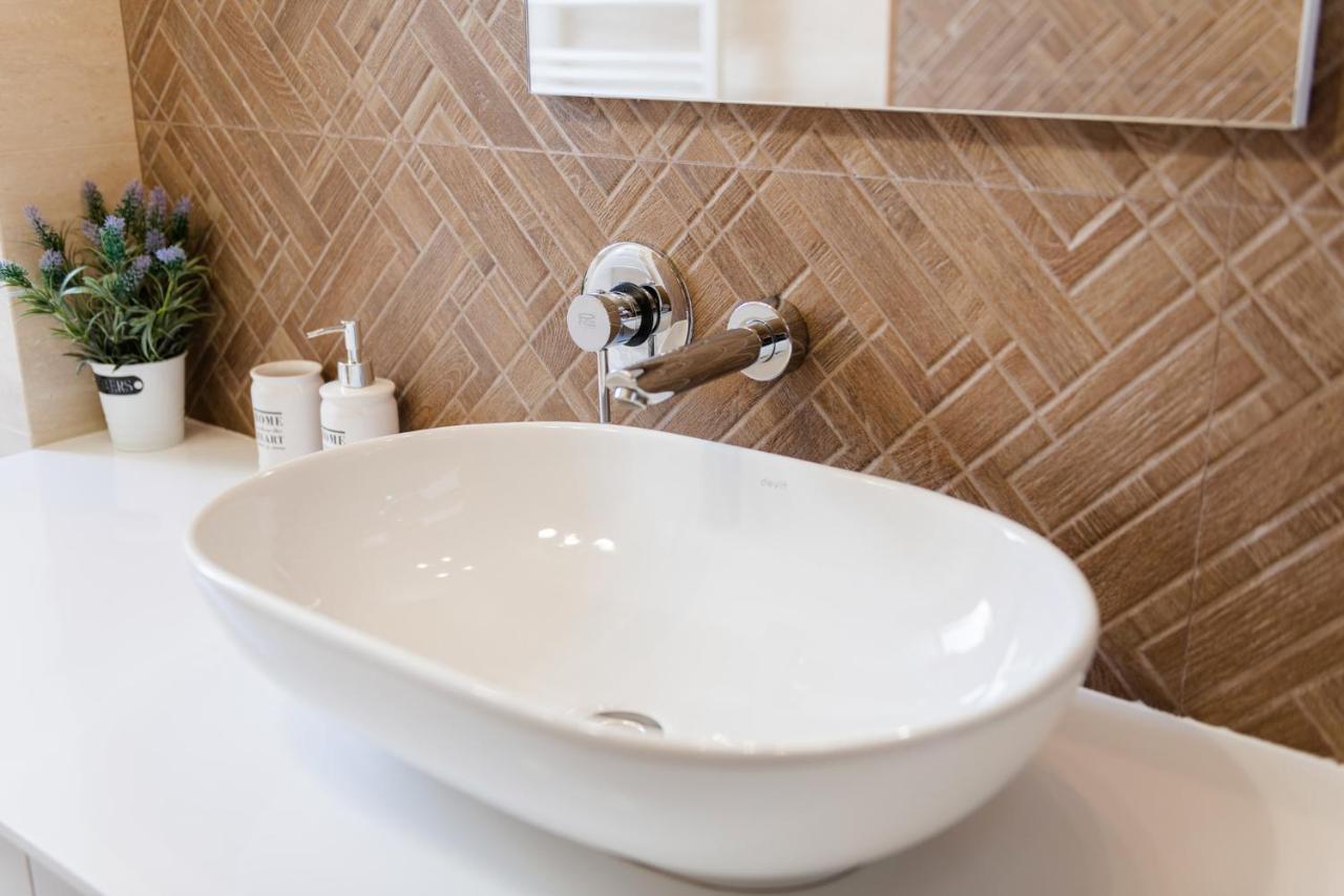 Apartment Lux On Duhnovicha Street .free Parking.